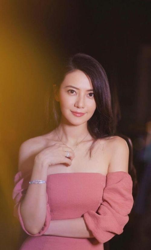 张曦文生活照,展现真实魅力与优雅风采